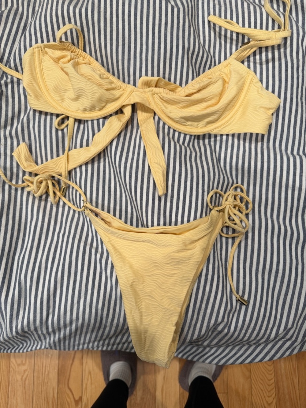 Monday Swimwear Crème Wave Bikini Set